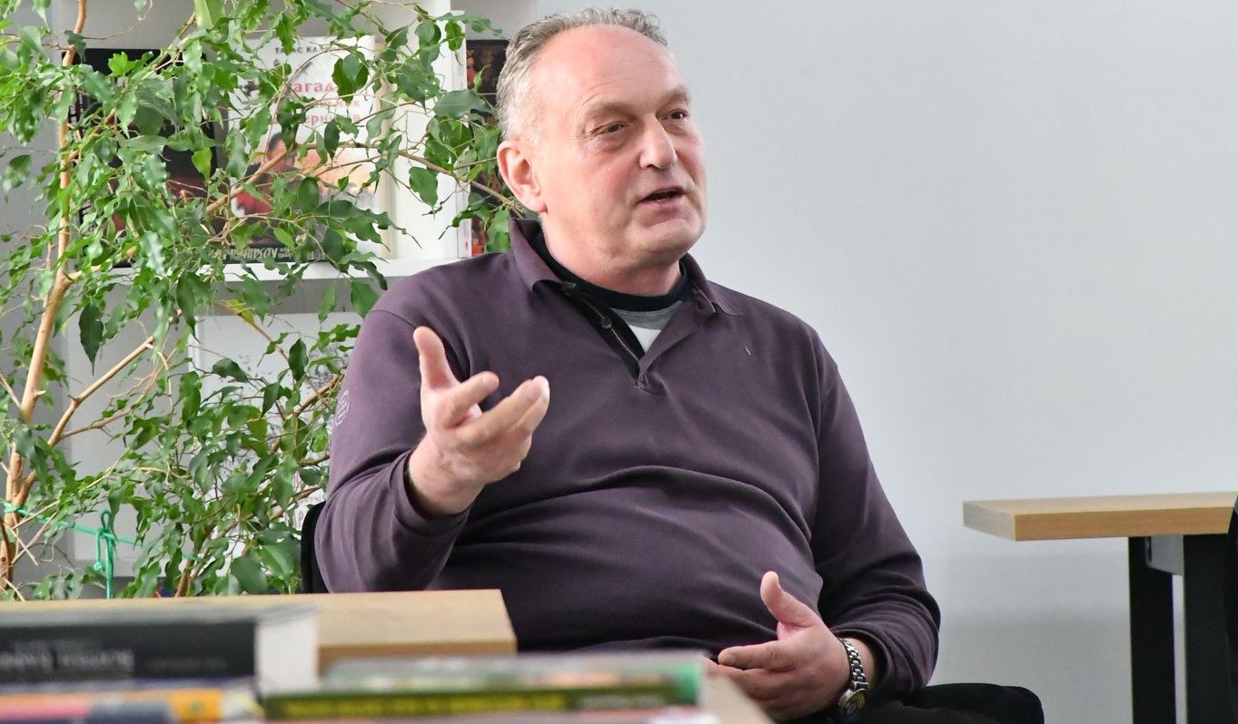 Пригадує Валентин Буряченко