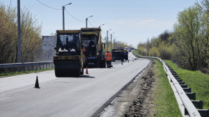Триває поточний ремонт доріг державного значення