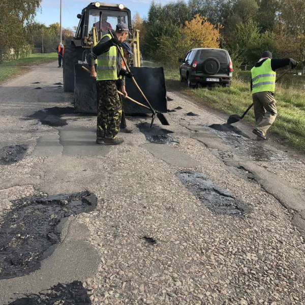 Ремонтують дорогу по Кобижчанському шляху в Носівку