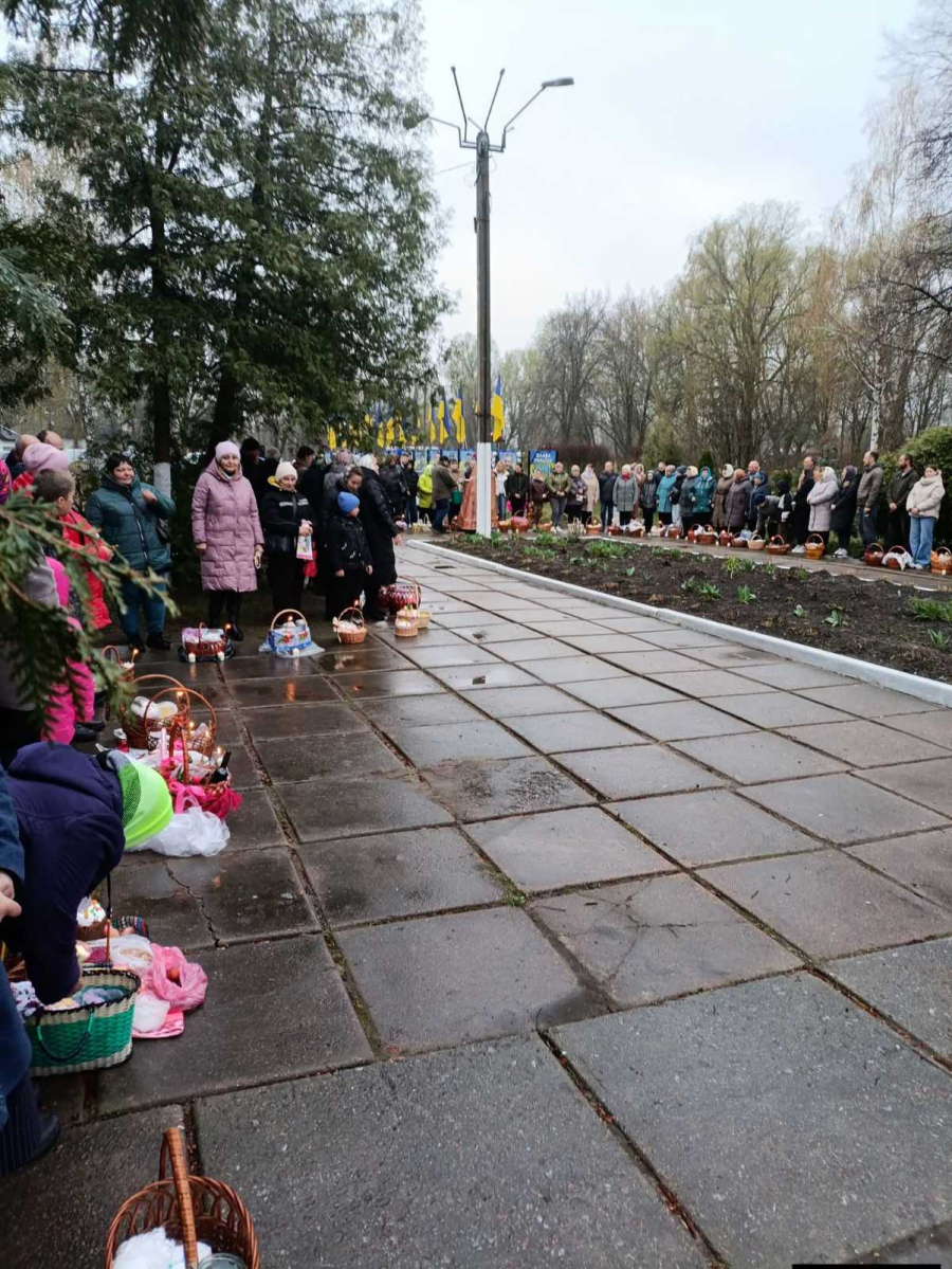 Скресає лід у Комарівці