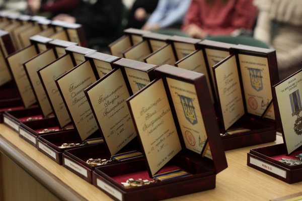 Президент України відзначив військових. Посмертно