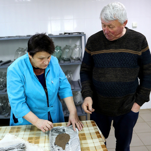 Олена Рудько та головний агроном «Землі і волі» Олексій Дзигун