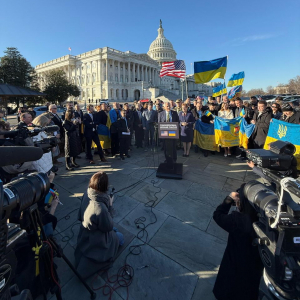 Під стінами Капітолію сенатори обіцяли підтримувати Україну