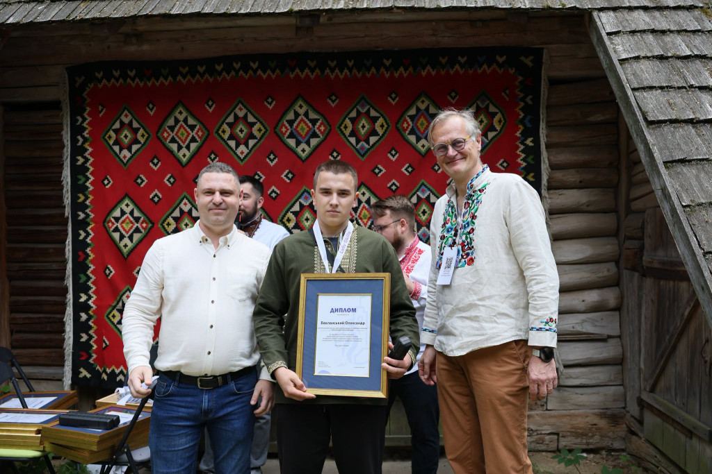 студент