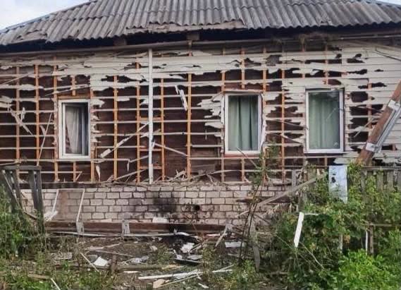 пошкоджений будинок