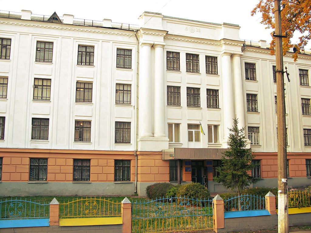 Гуртожиток,_вул._Богуна,_1