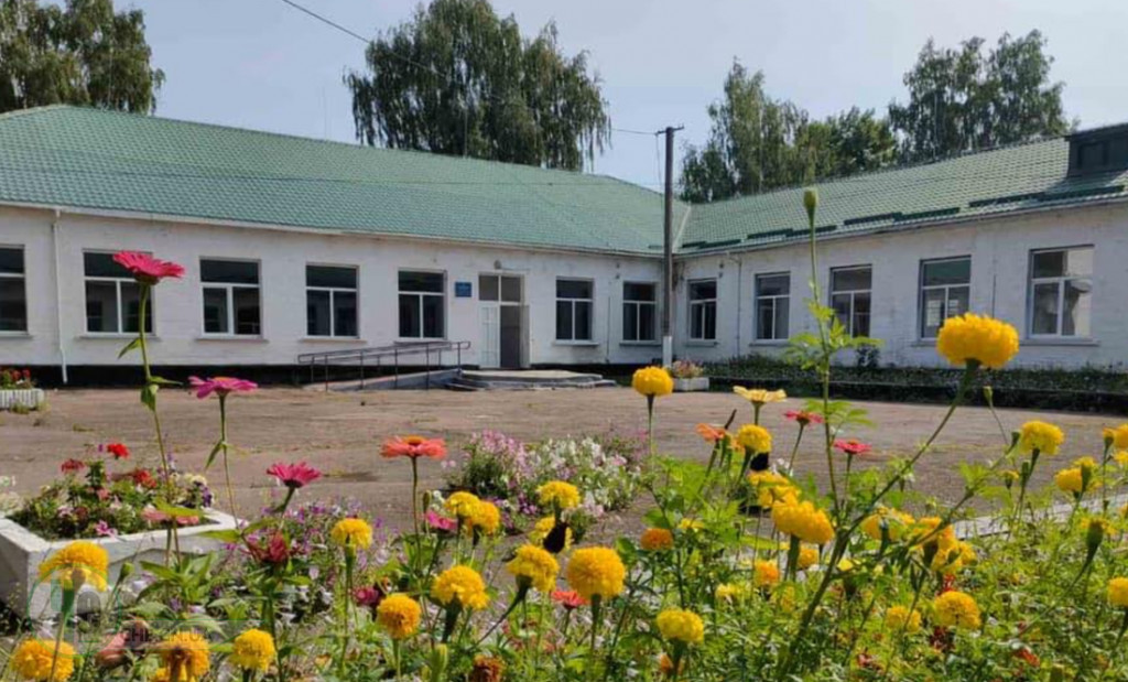 Комарівська гімназія