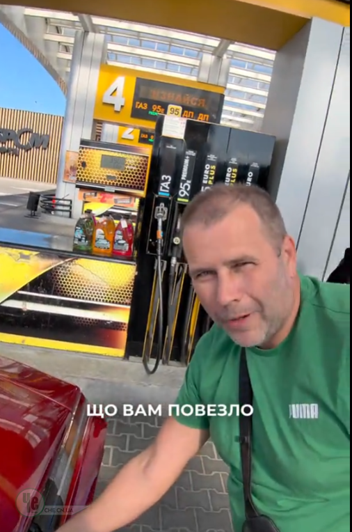 Андрій Віротченко біля «Chevrolet Camaro»