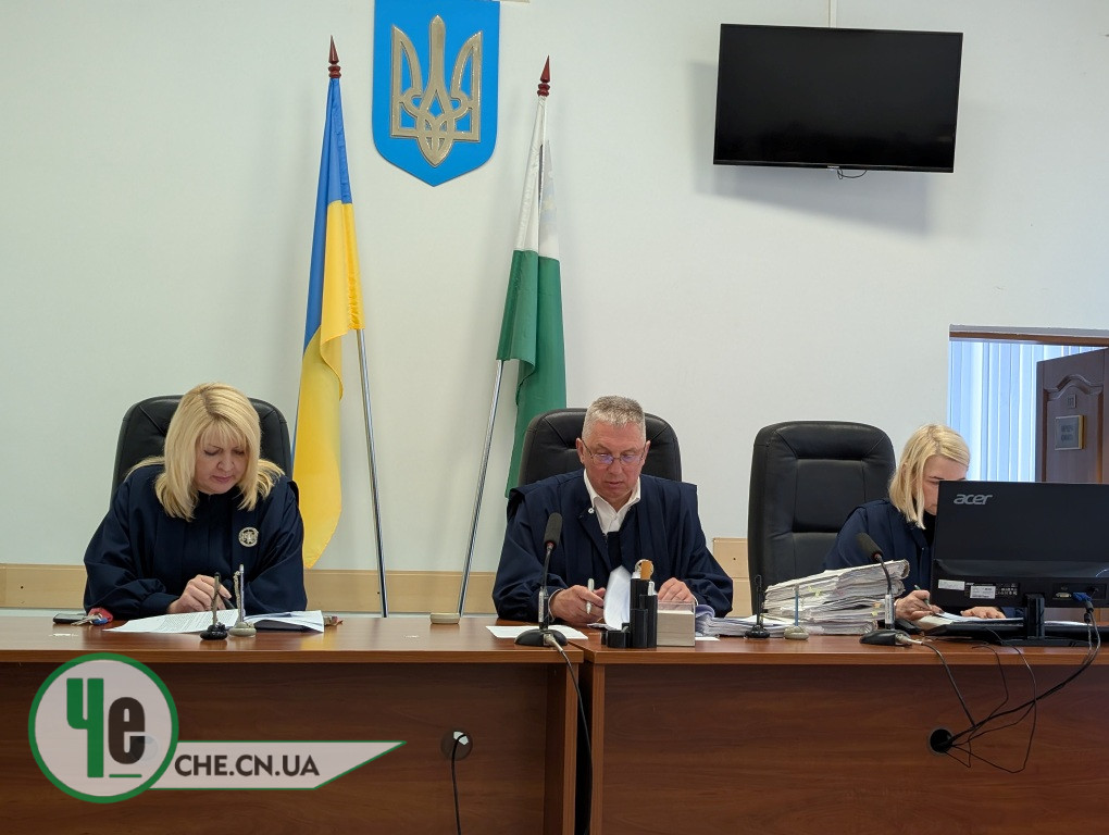 Колегія суддів на чолі з Миколою Оседачем